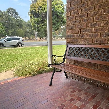 “Riverbank Retreat” Central Unit On The River Wagga Wagga Exterior photo